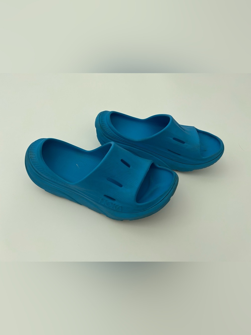 Hoka Ora Recovery Slide
Youth Size 6
Blue
Sandals
Shoes
Slip On
Summer
Pool
$60